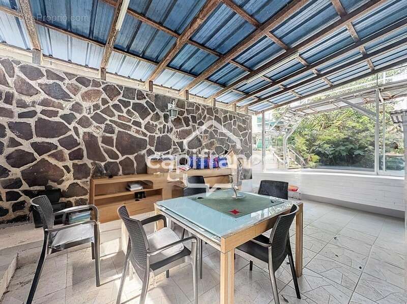 Maison à LES ABYMES