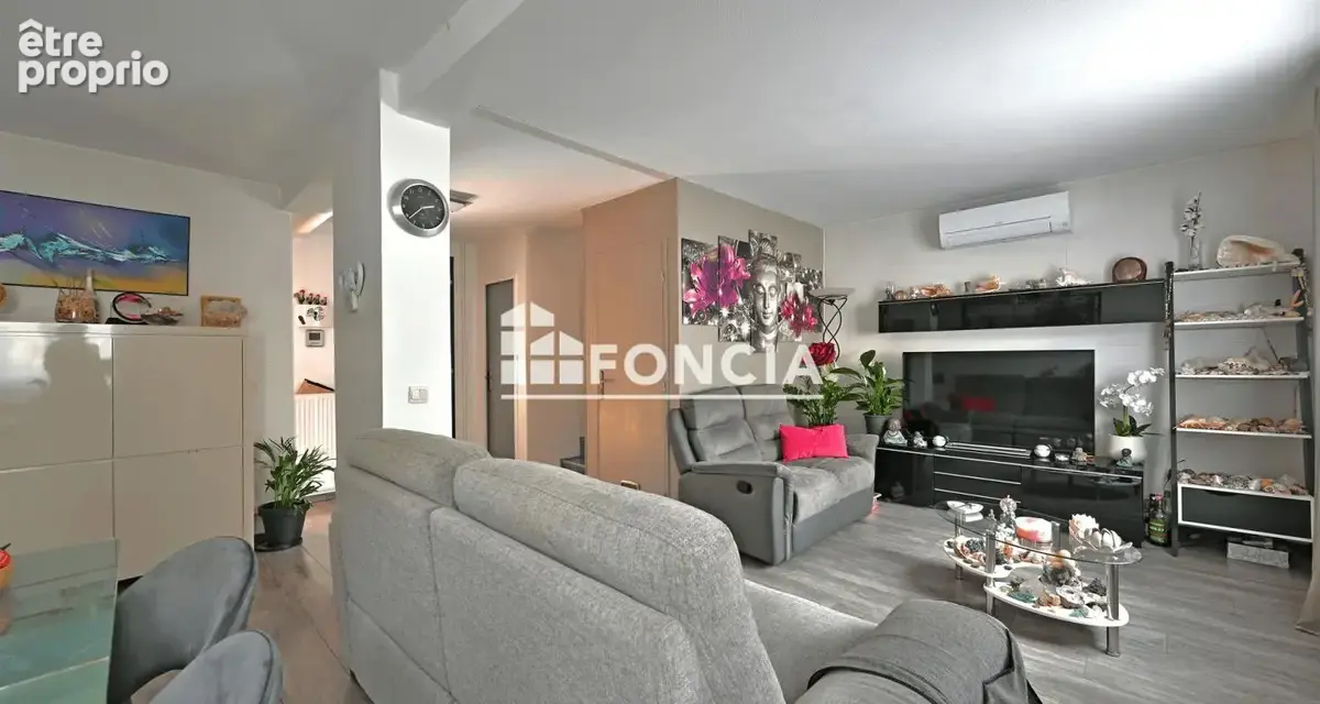  Sabines - Lumineuse Maison T5 de 106 m² avec Jardin et Garage - photo 3