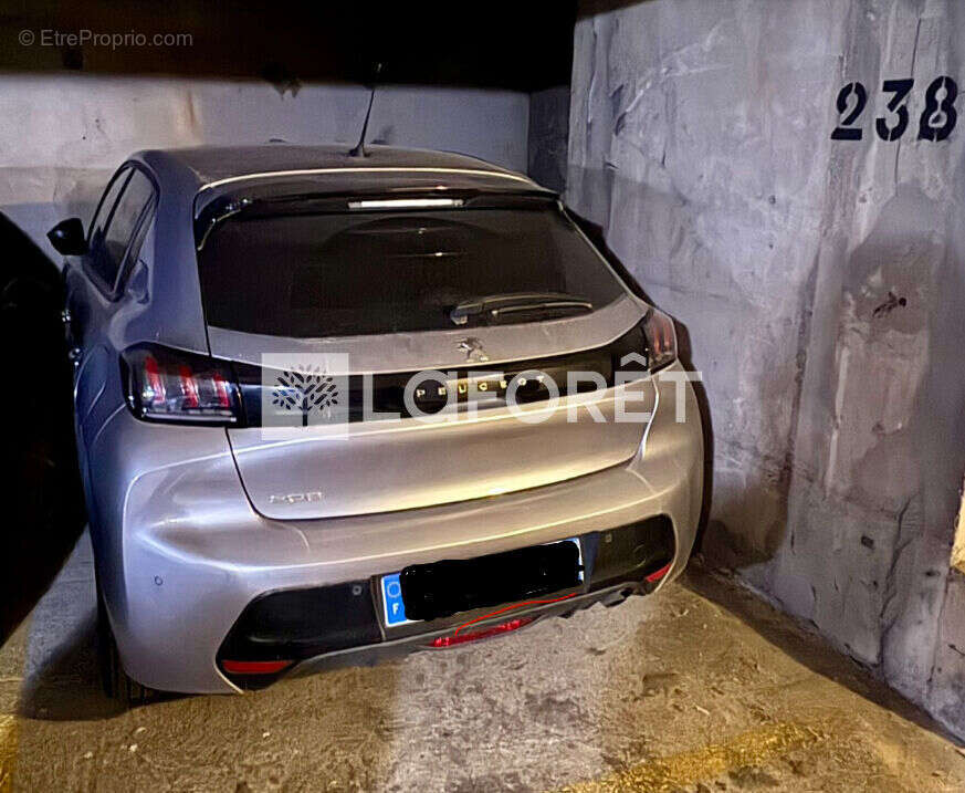 Parking à PARIS-14E