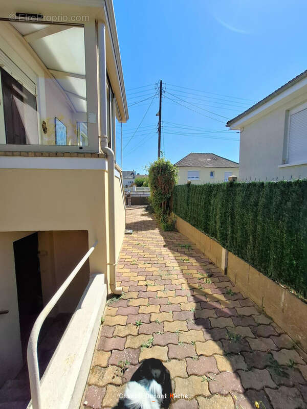 CHARTRES AGGLOMERATION - Maison sur sous-sol avec 3 chambres et jardin - photo 12