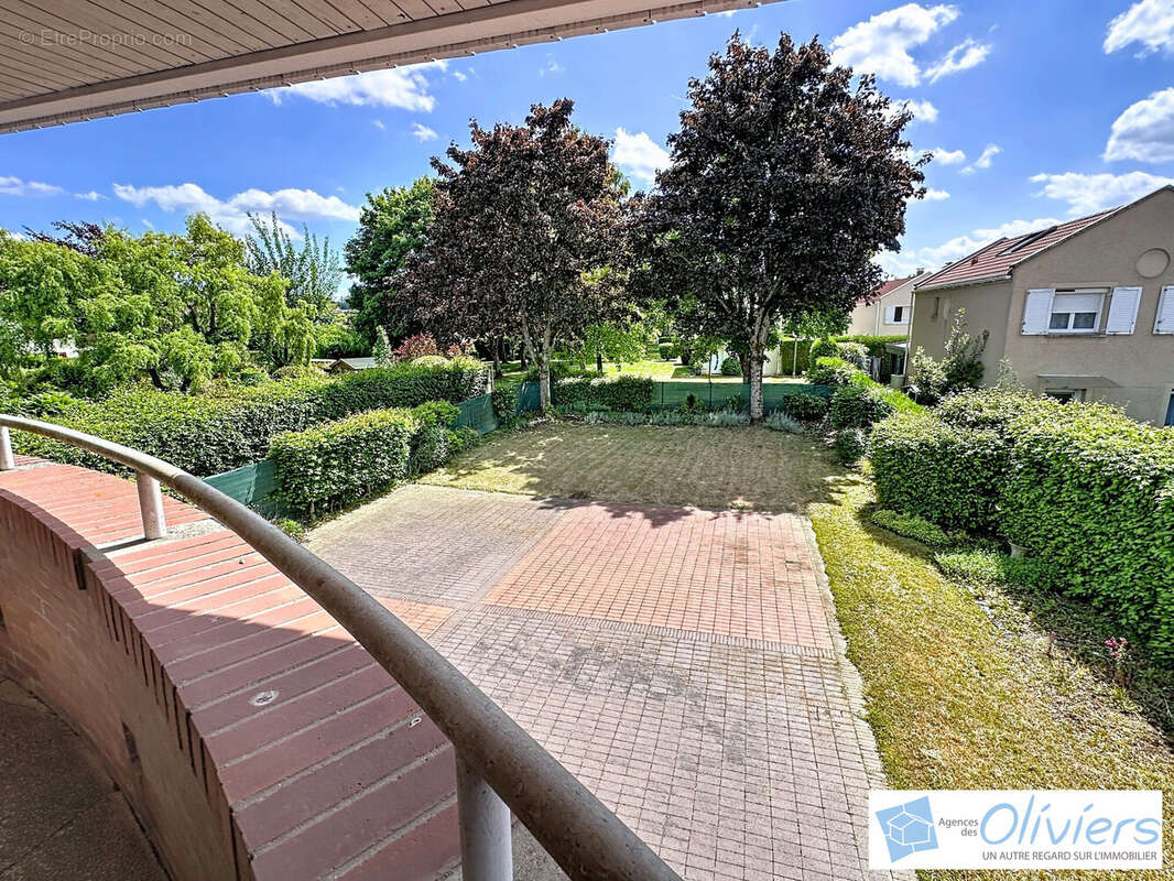 Maison à VOISINS-LE-BRETONNEUX