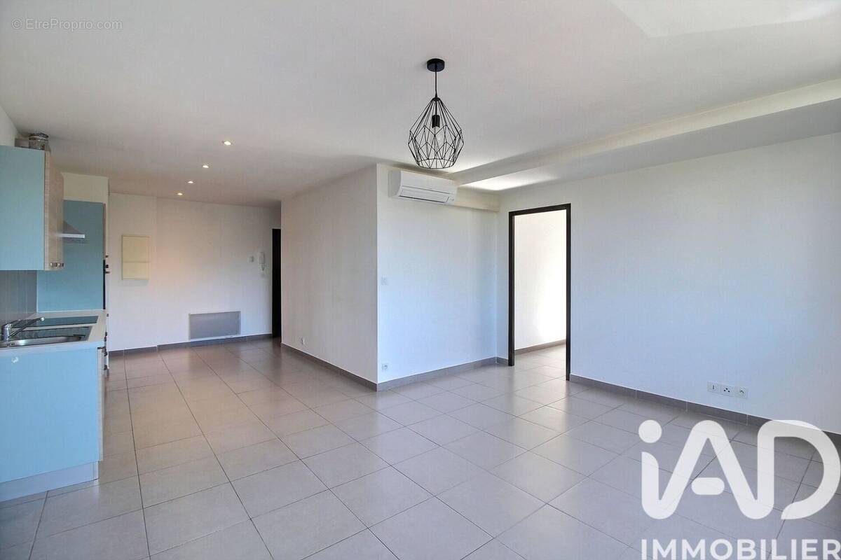 Photo 1 - Appartement à MARSEILLE-12E