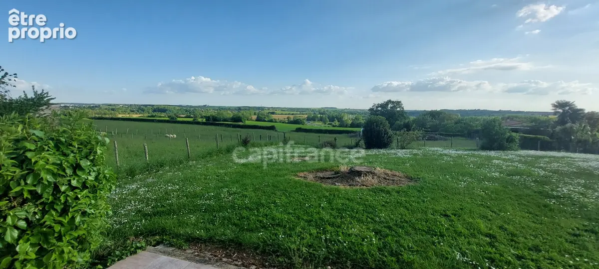 Maison à vendre 6 pièces et grande véranda à Fontenay le Comte (85) - photo 2