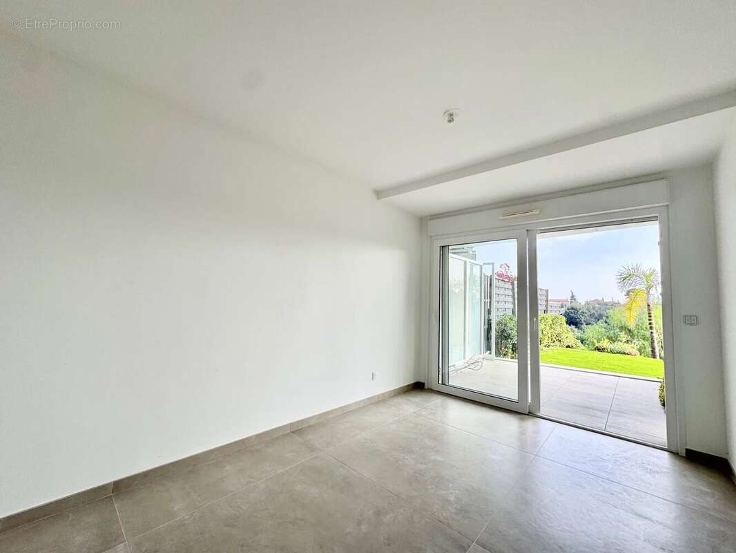 Appartement à ROQUEBRUNE-CAP-MARTIN