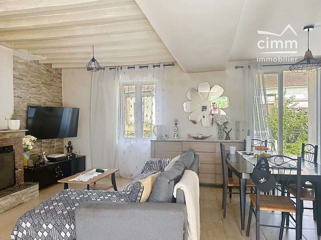 Maison 94 m² à Chatenoy  - photo 7