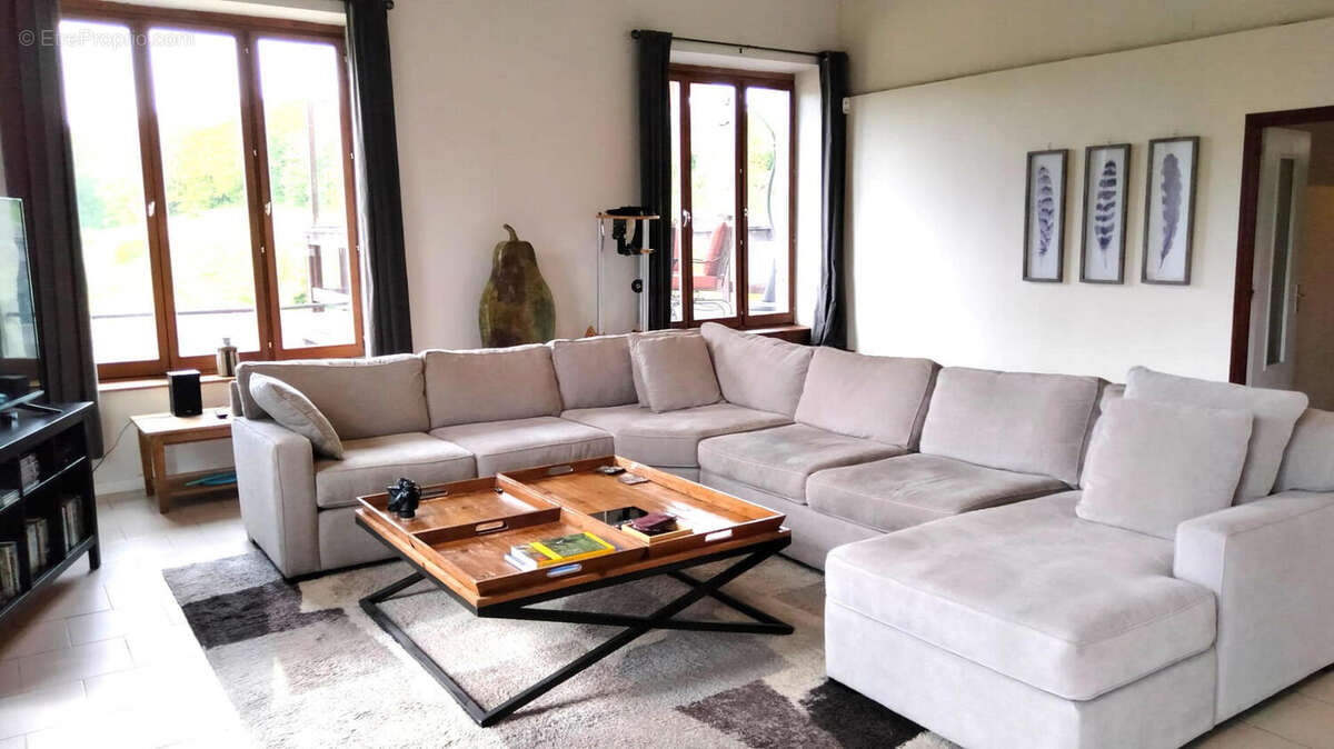 Maison Rustique Restaurée, 4 Chambres, 2,5ha, Vue, Dépendances, Bord de Rivière – Lessac (86) - photo 8
