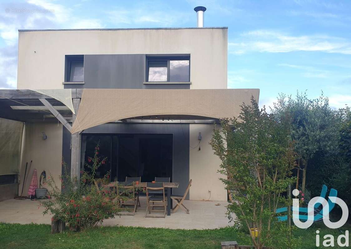 Photo 2 - Maison à SAINT-AVE