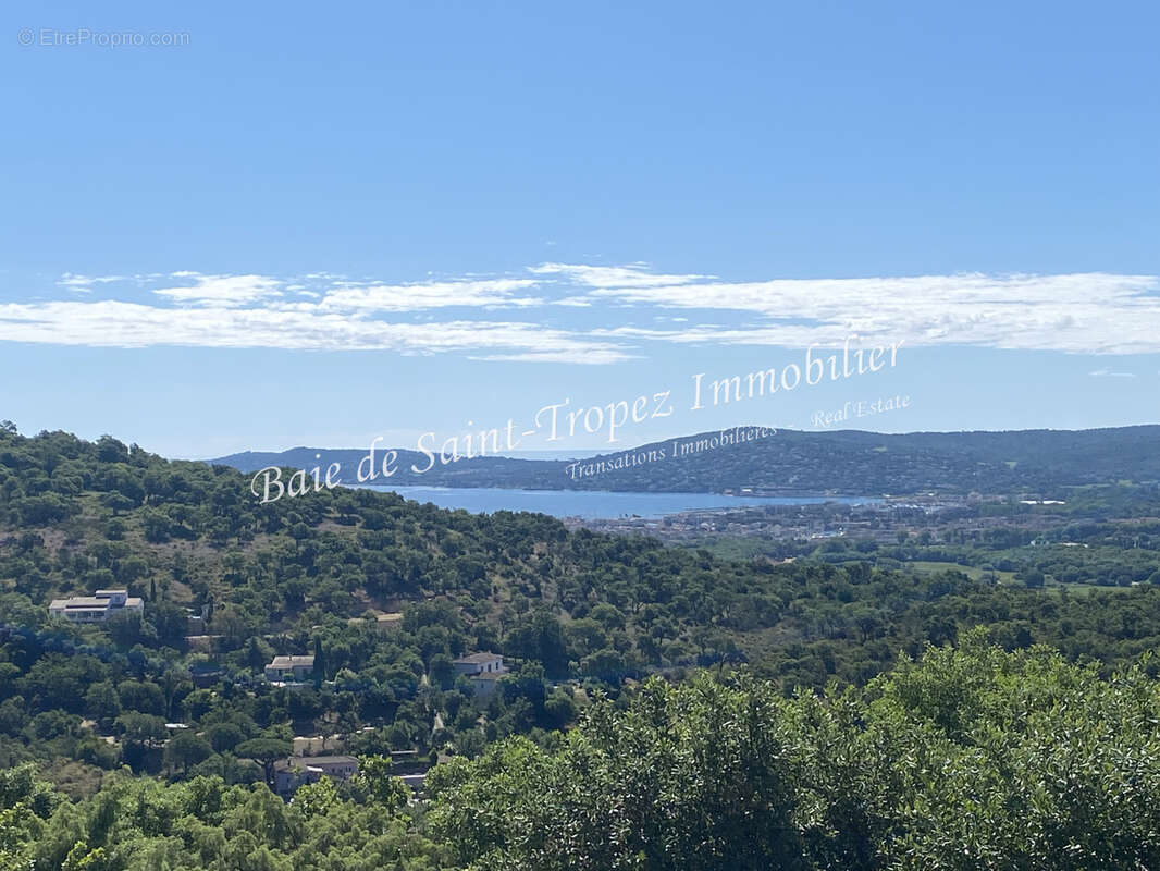 Appartement à GRIMAUD