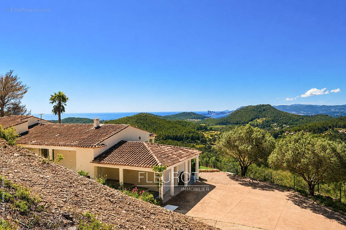 Maison à LA CADIERE-D'AZUR