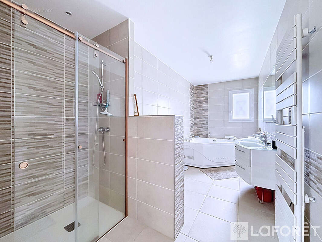 Maison Peujard 5 pièce(s) 140.75 m2 - photo 12
