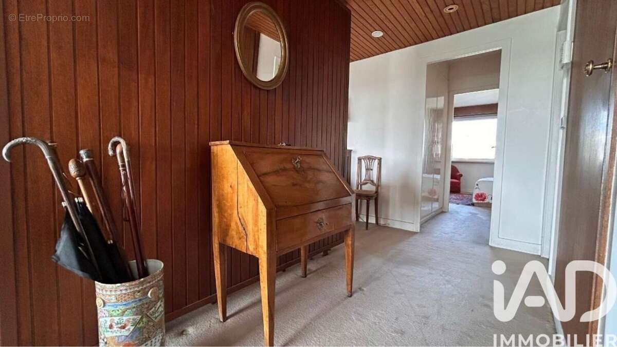 Photo 2 - Appartement à COURBEVOIE