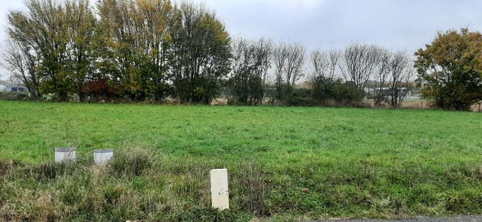 Terrain à LONGNES