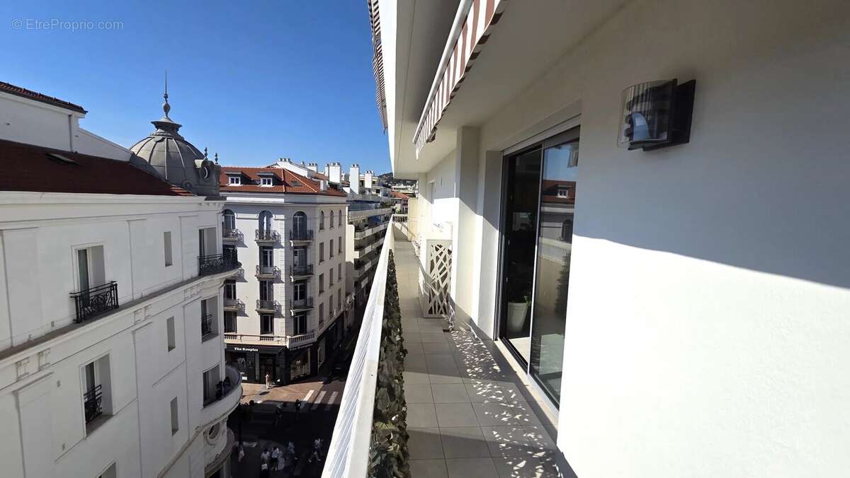 Cannes, Banane, 3P en étage élevé rénové. - photo 9
