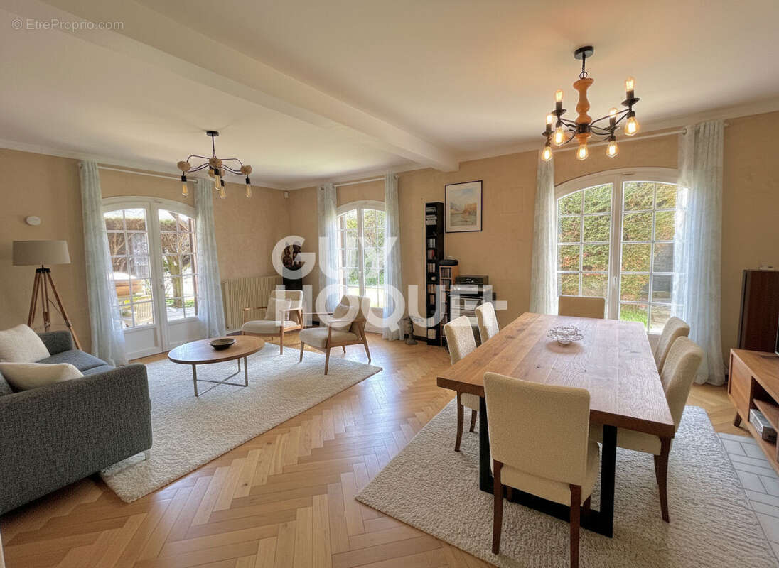 Maison à VILLENAVE-D&#039;ORNON