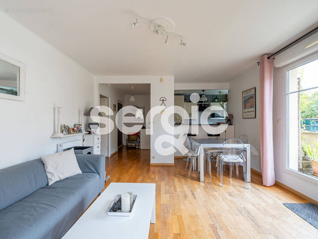 Appartement à BUSSY-SAINT-GEORGES