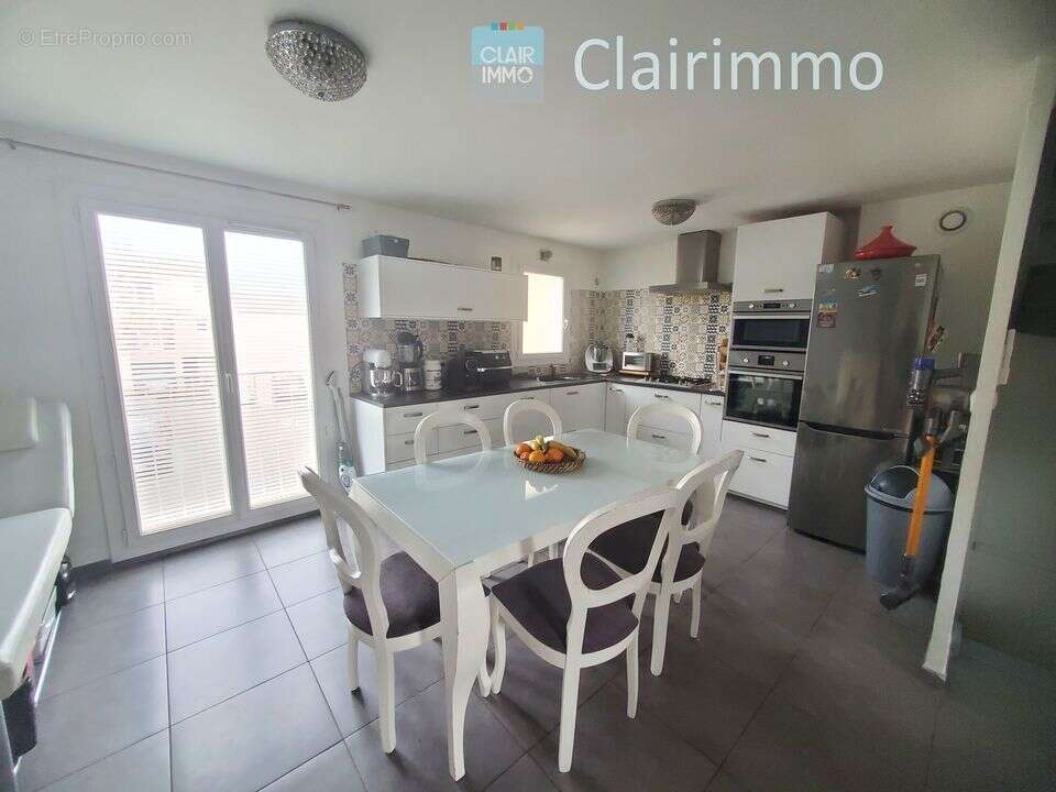 Maison Rognac 5 pièces jardin piscine  - Maison à VITROLLES