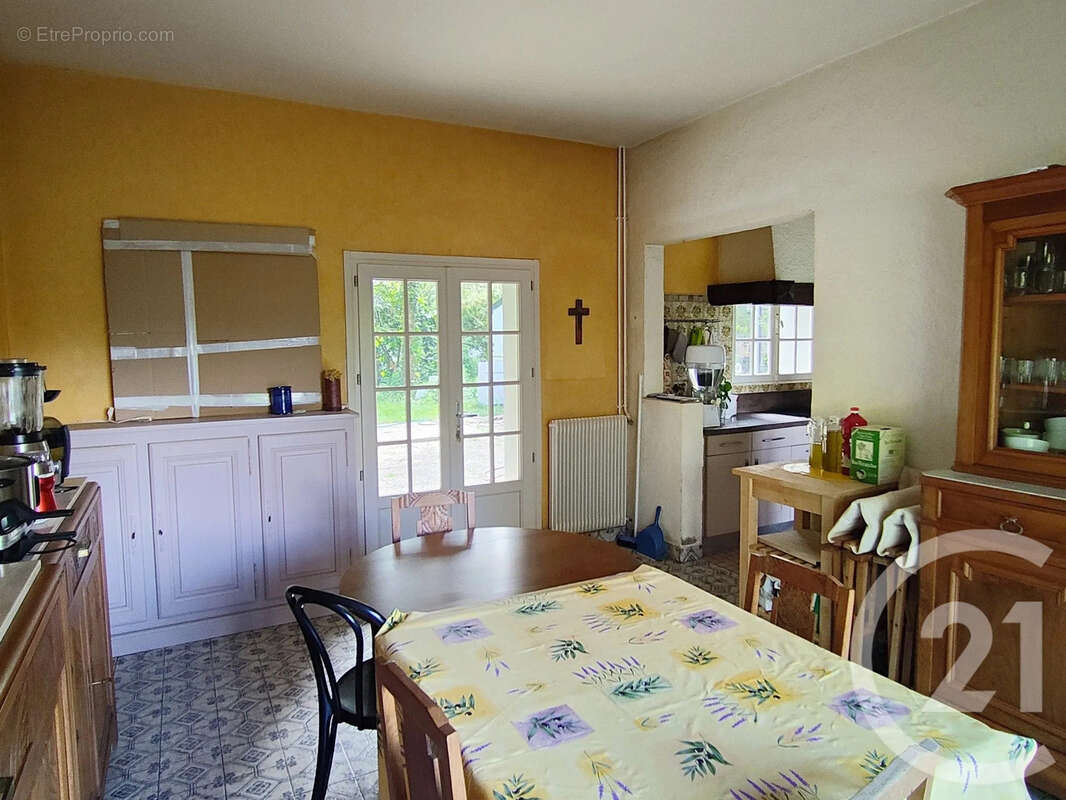 Maison 214 m² à La Chapelle-Montlinard  - photo 12