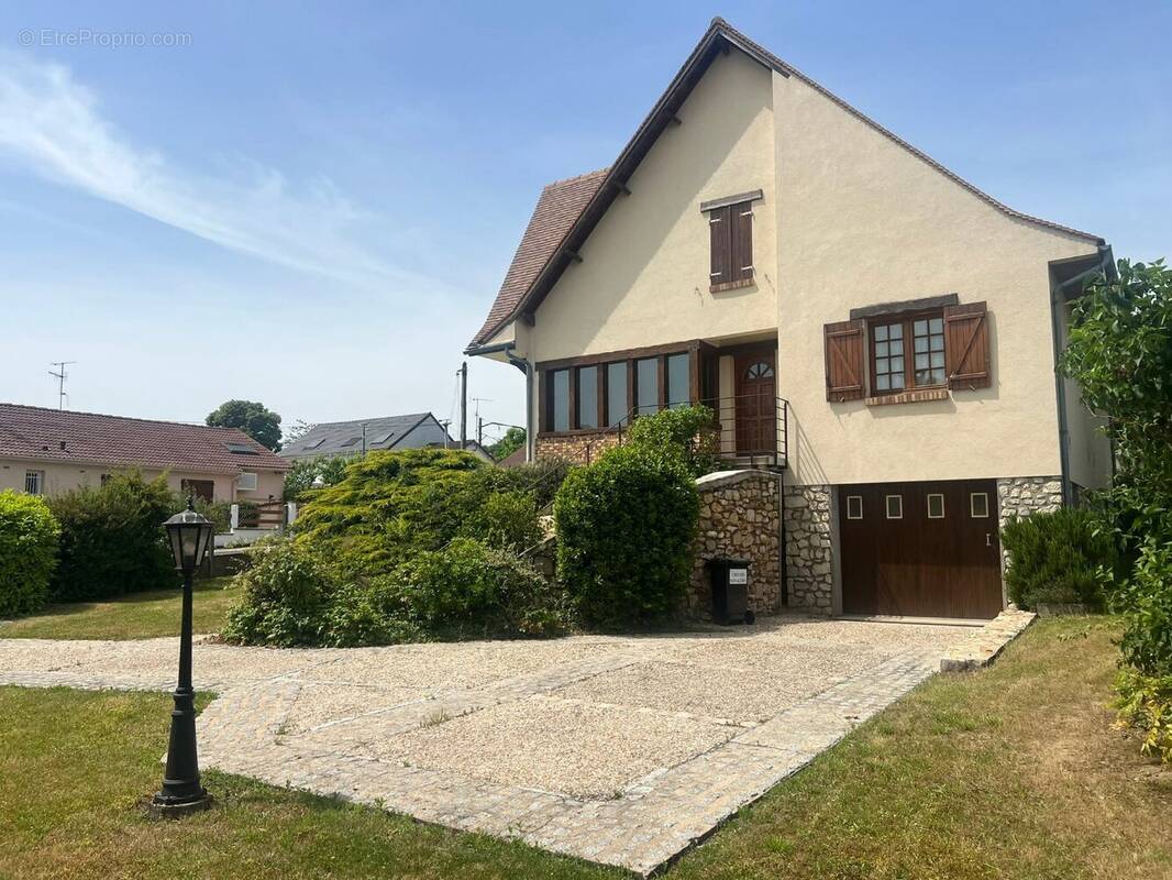 Maison à SAINT-CHERON
