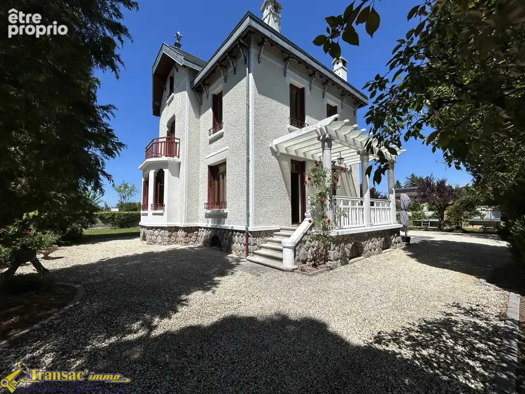 Propriété 6 pièces 150m2 avec terrain arboré et garage - photo 3