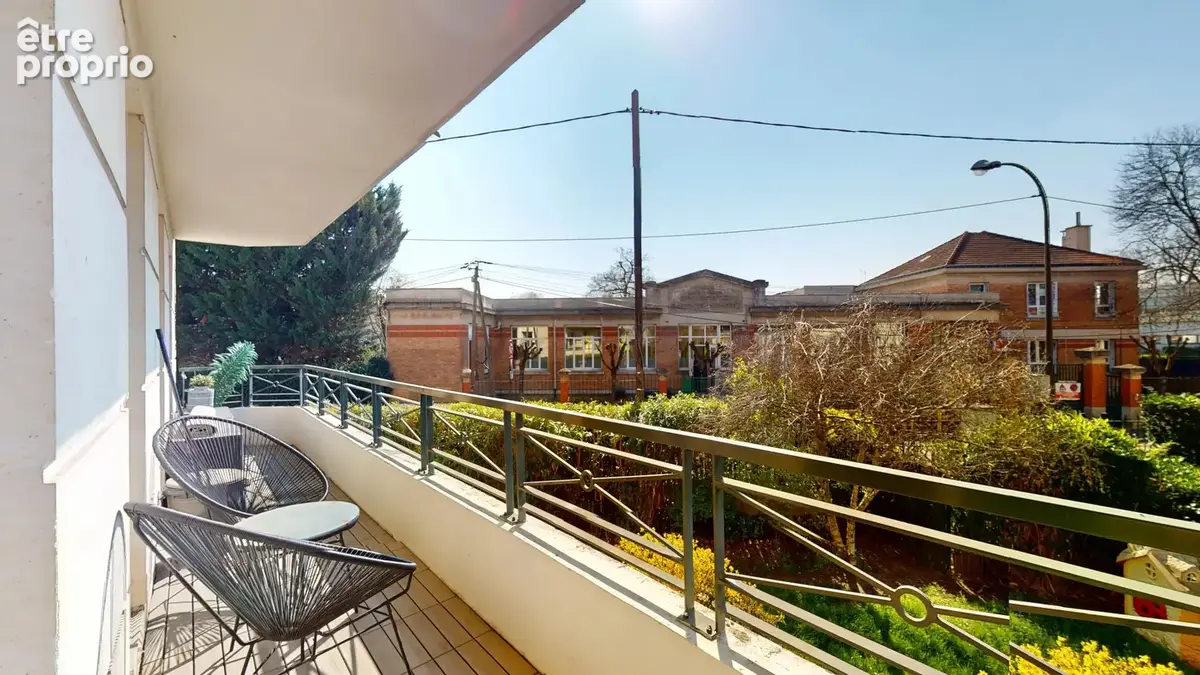 Appartement 4 pièces 77 m² à vendre à Livry-Gargan (93190) - photo 2