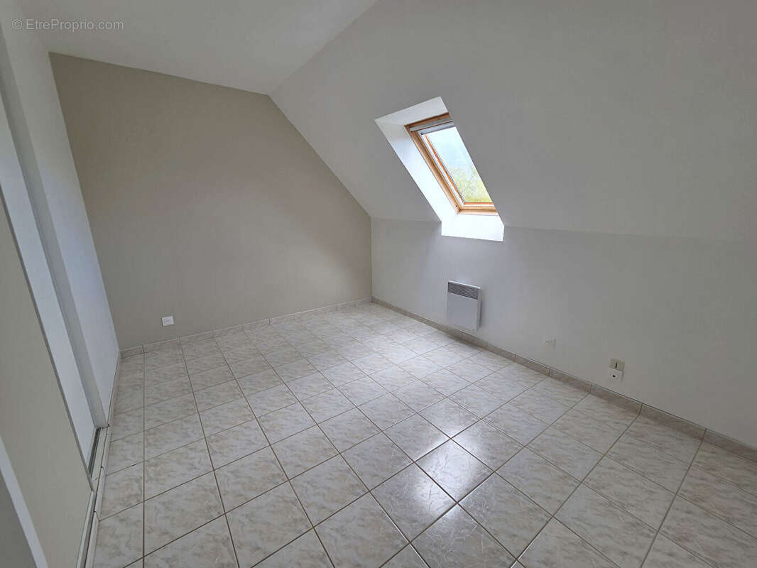 Maison  141 m2 - 5 Chambres sur 1800 m² de terrain plat et clos - photo 9