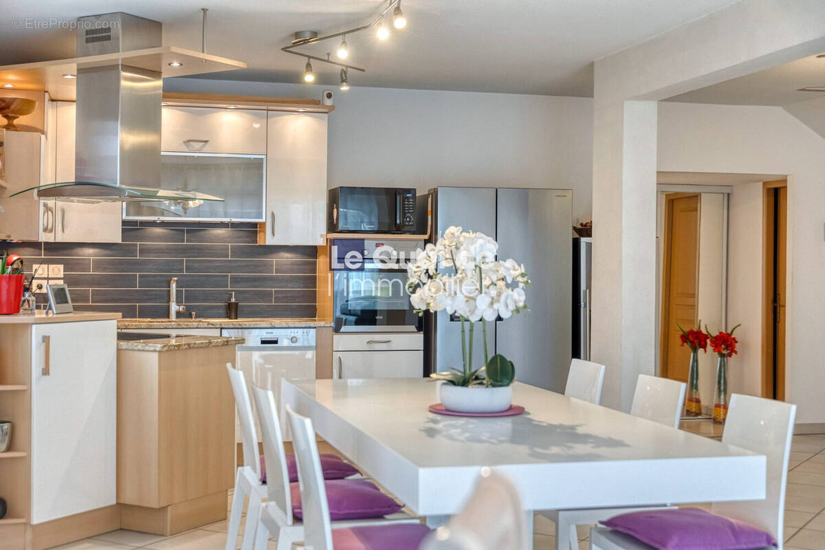 Maison à SAINT-SIMEON-DE-BRESSIEUX