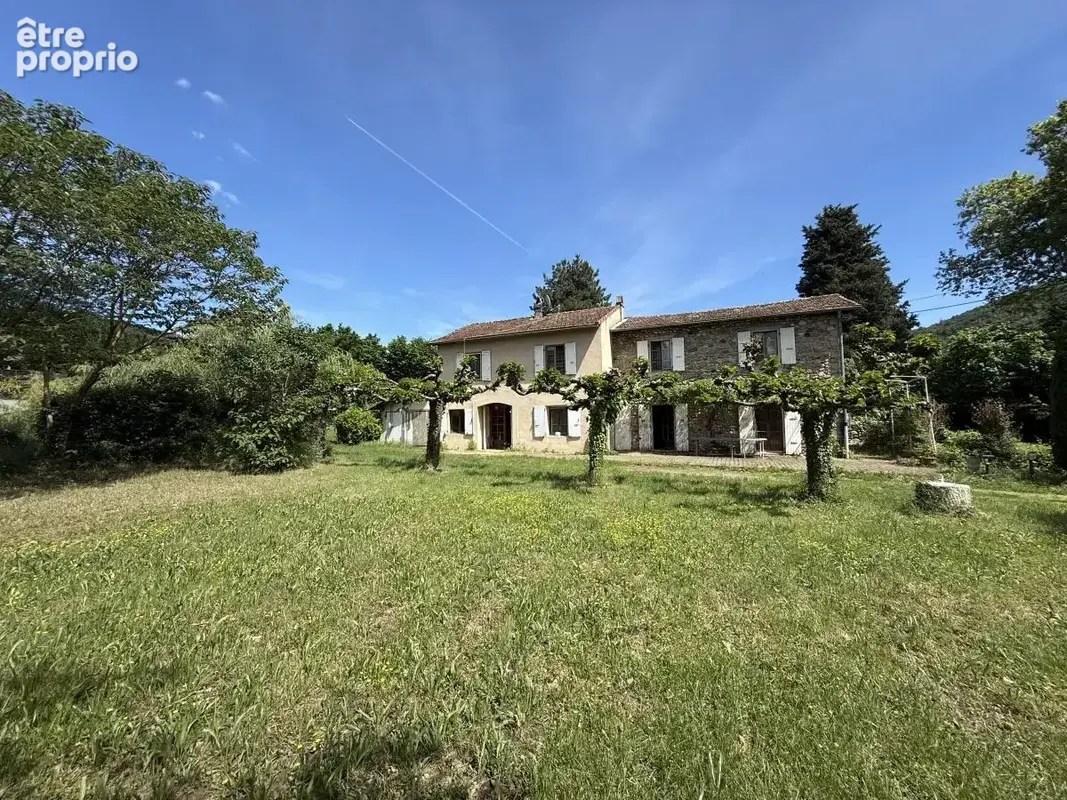 Maison 170 m² à Saint-Laurent-Du-Pape  - photo 2