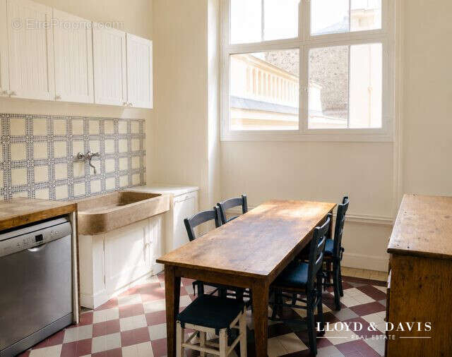 Appartement à PARIS-7E