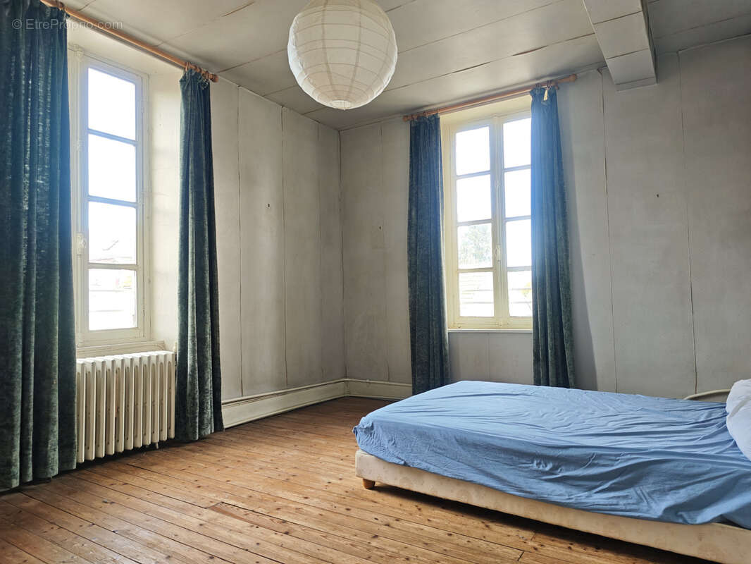 Maison à DORNES