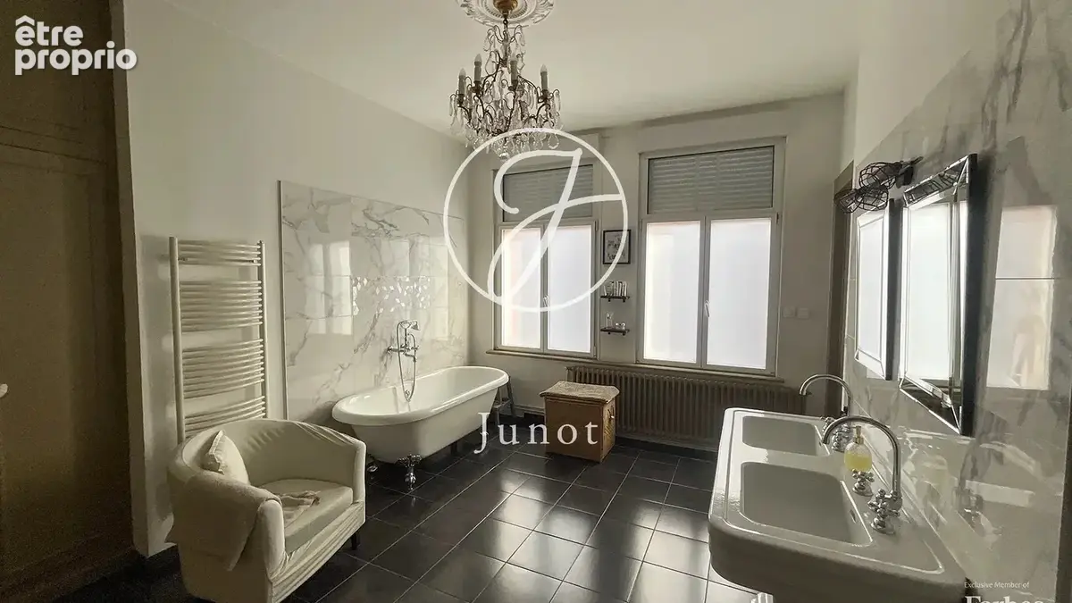 La Bassée - CENTRE - Maison - 9 pièces - 275m² - 4 chambres - Bureau - Jardin - Garage et parkings - photo 10