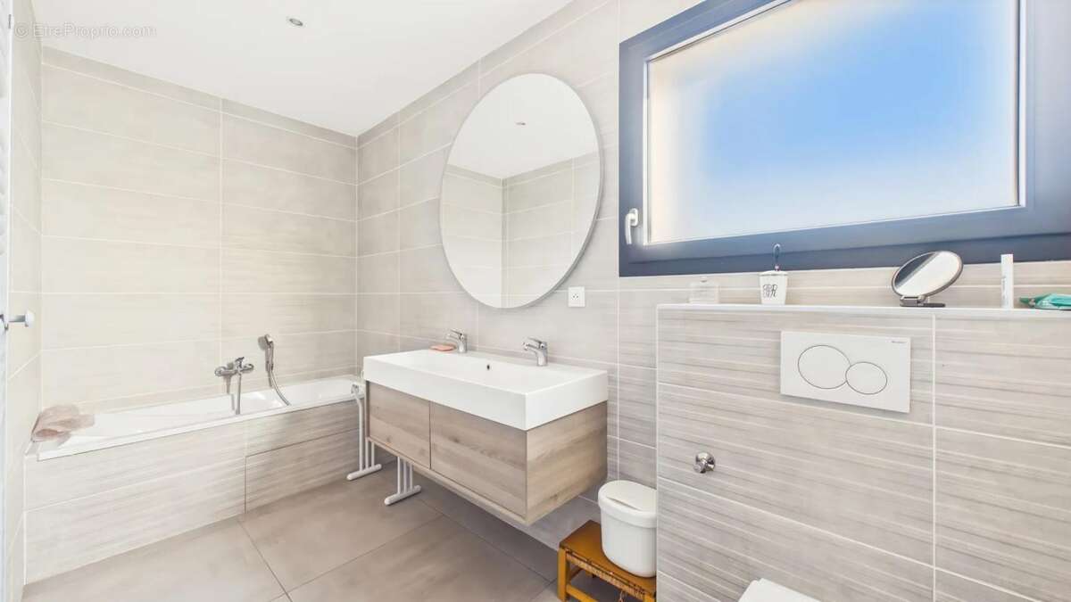 Maison à PONT-DE-L&#039;ISERE