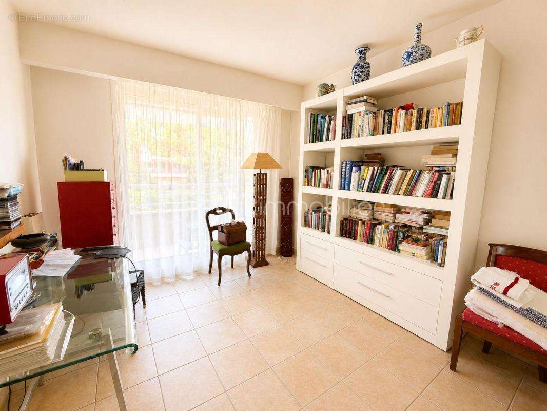 Antibes – appartement 4 pièces 87 m² – terrasse 30 m² – double garage – calme – piscine - photo 7