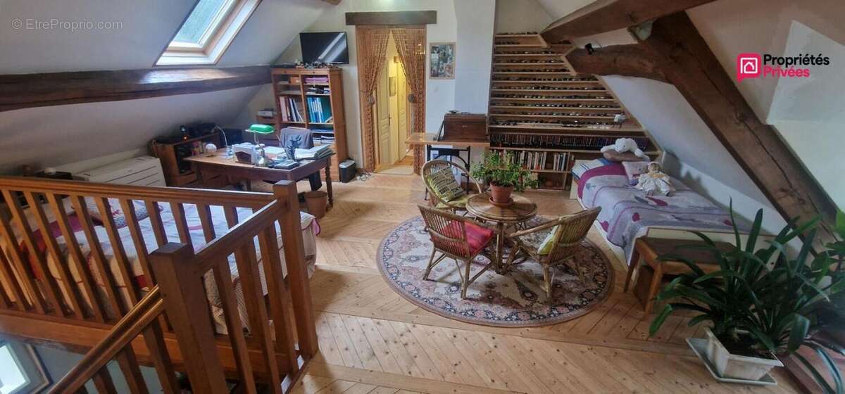 Maison à MEUSNES