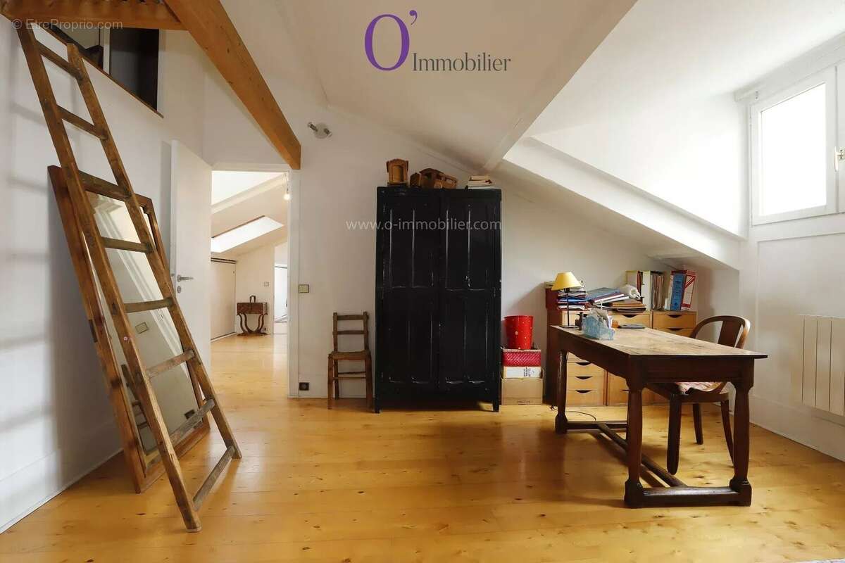 Appartement à PARIS-11E