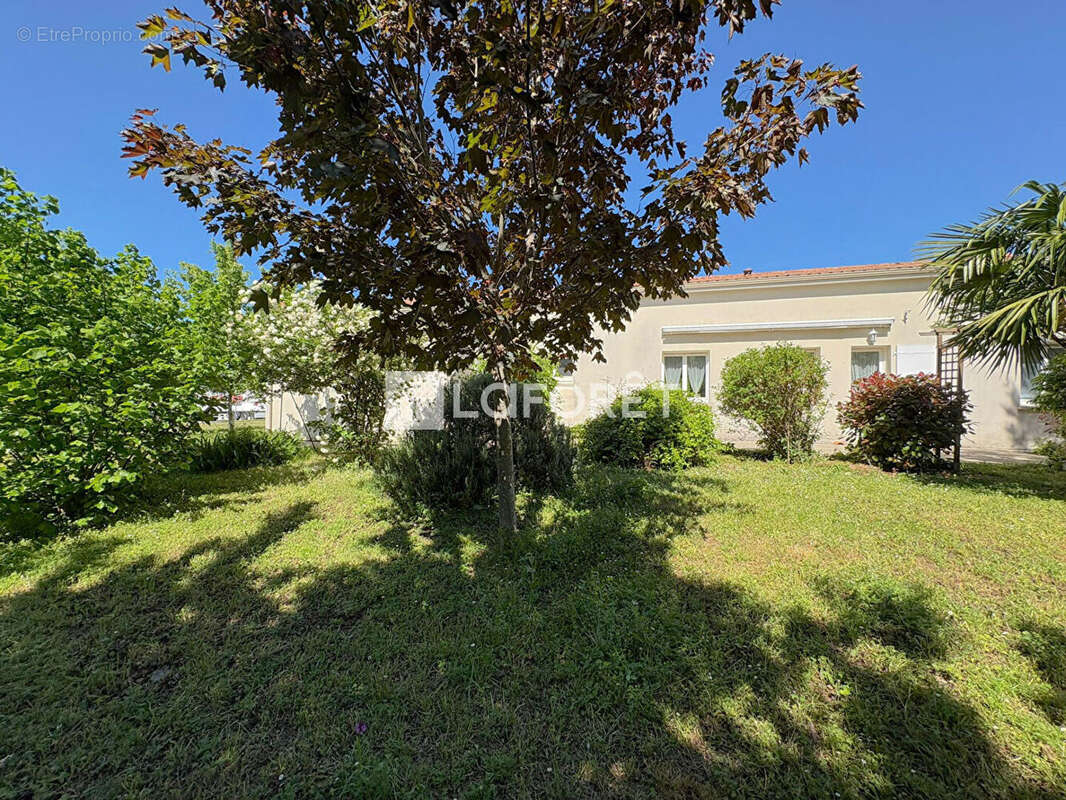 Maison à SAINTES