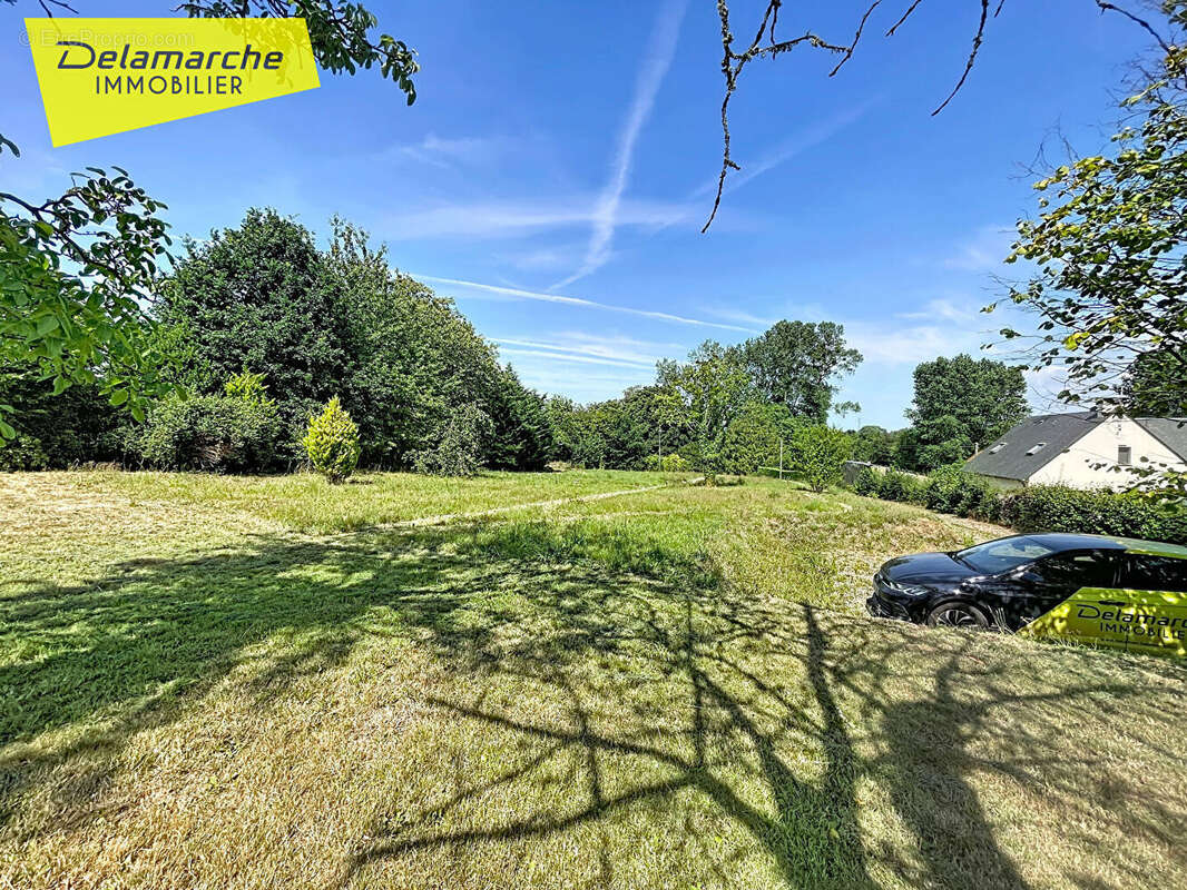 Terrain à bâtir de 2400m² viabilisé à Quettreville Sur Sienne avec cabanon raccordé aux réseaux - photo 4
