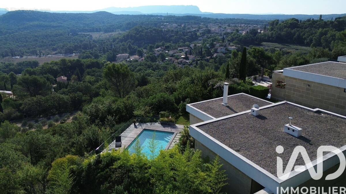 Photo 1 - Maison à VENELLES