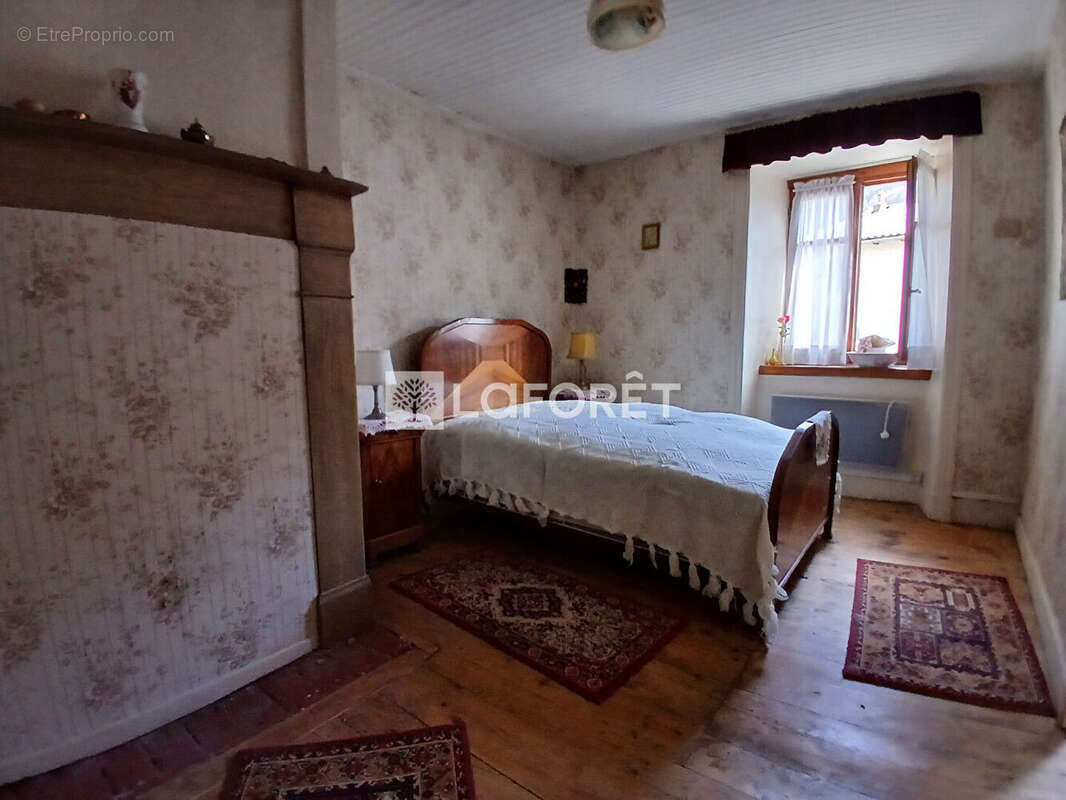 Maison à FERRIERES-SAINT-MARY