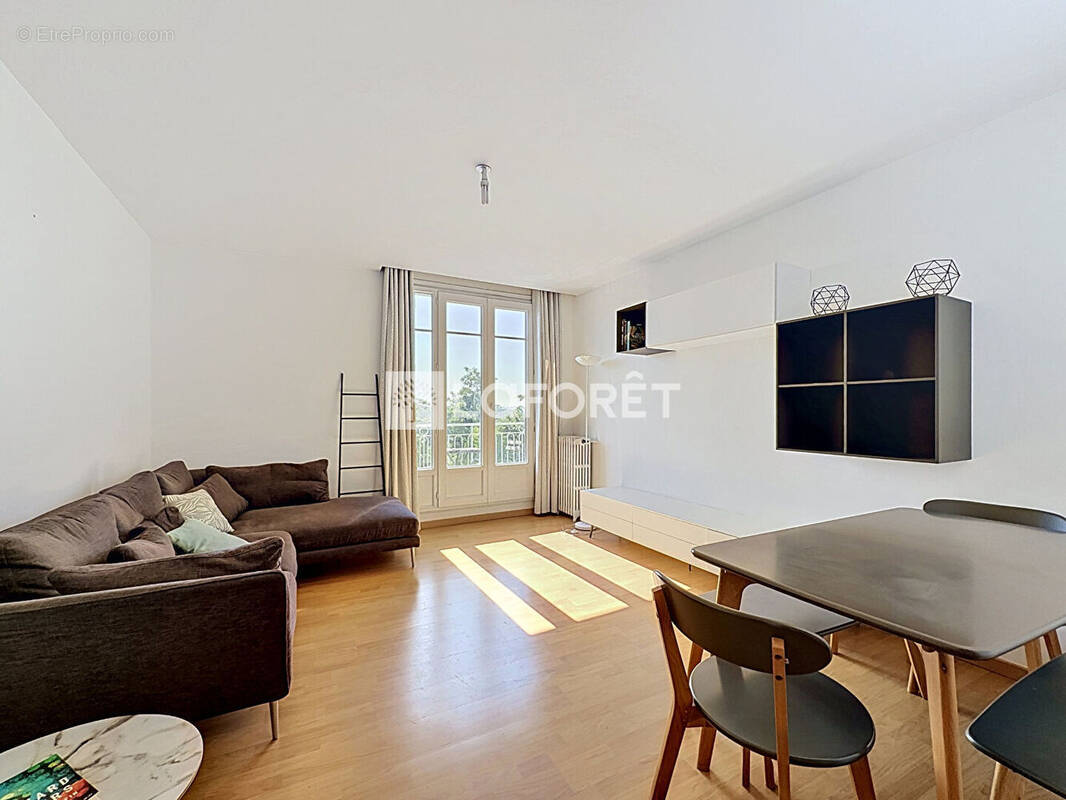 Appartement à SURESNES