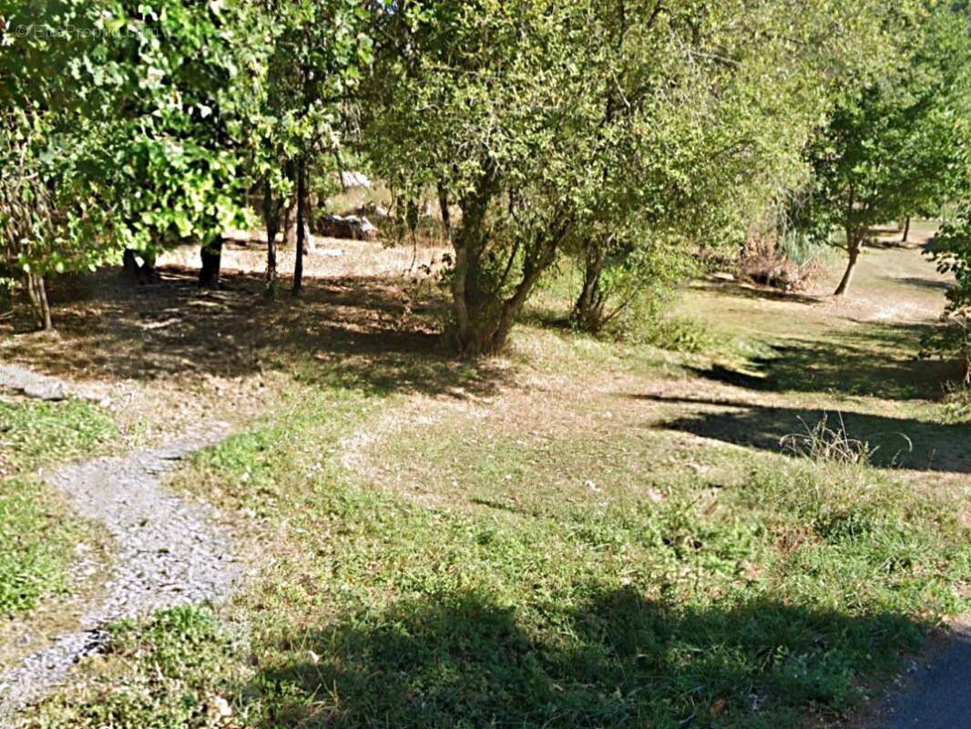 Terrain à LES FARGES