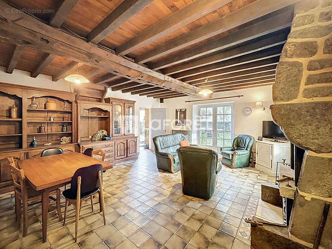 Maison à BELLOU-EN-HOULME