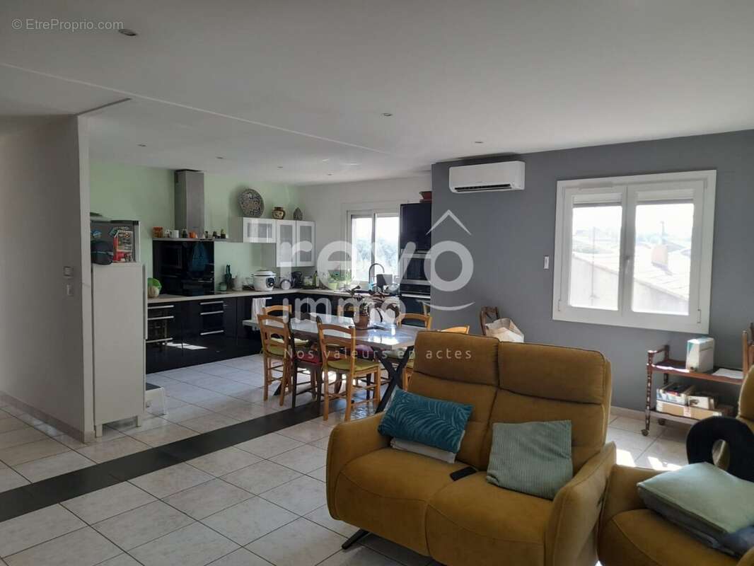 Appartement à MONTBAZIN