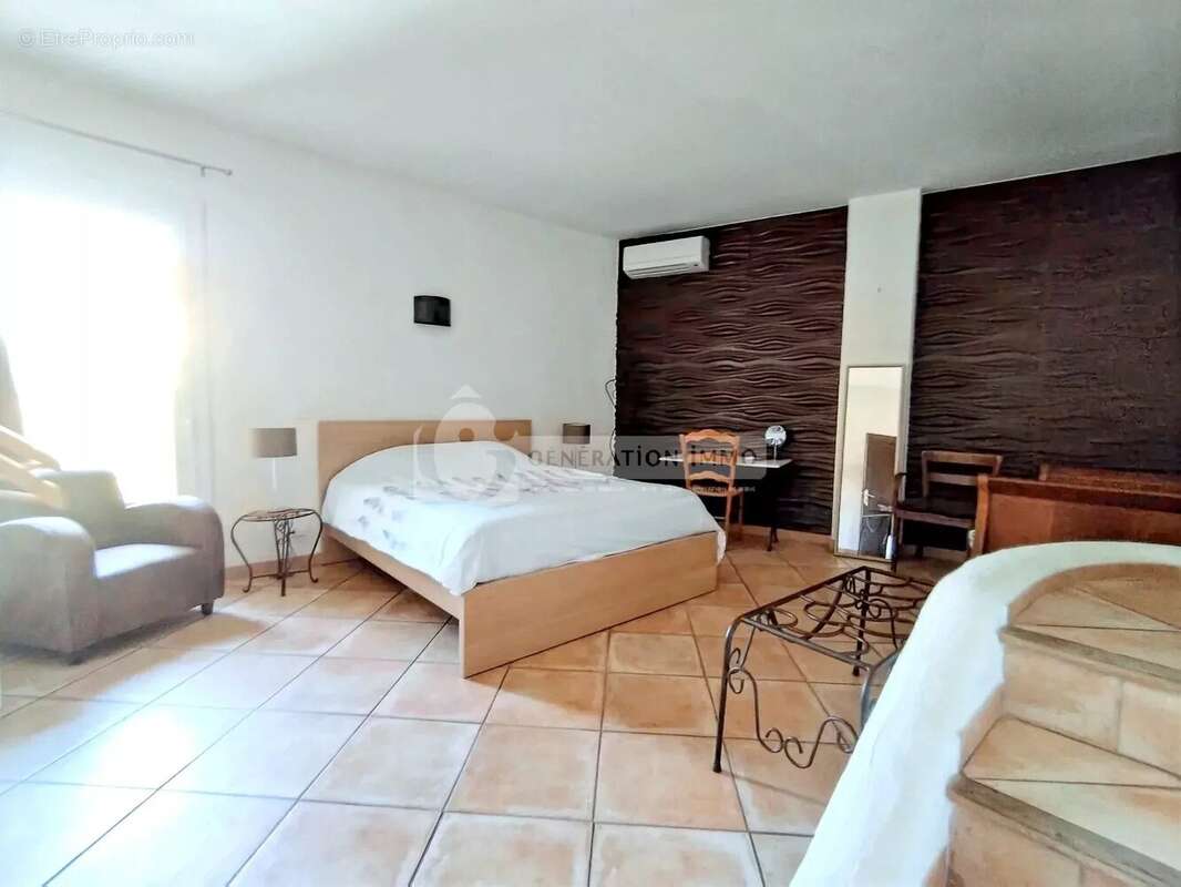 Mas de village au coeur de Fontvieille avec piscine et hangar - photo 14