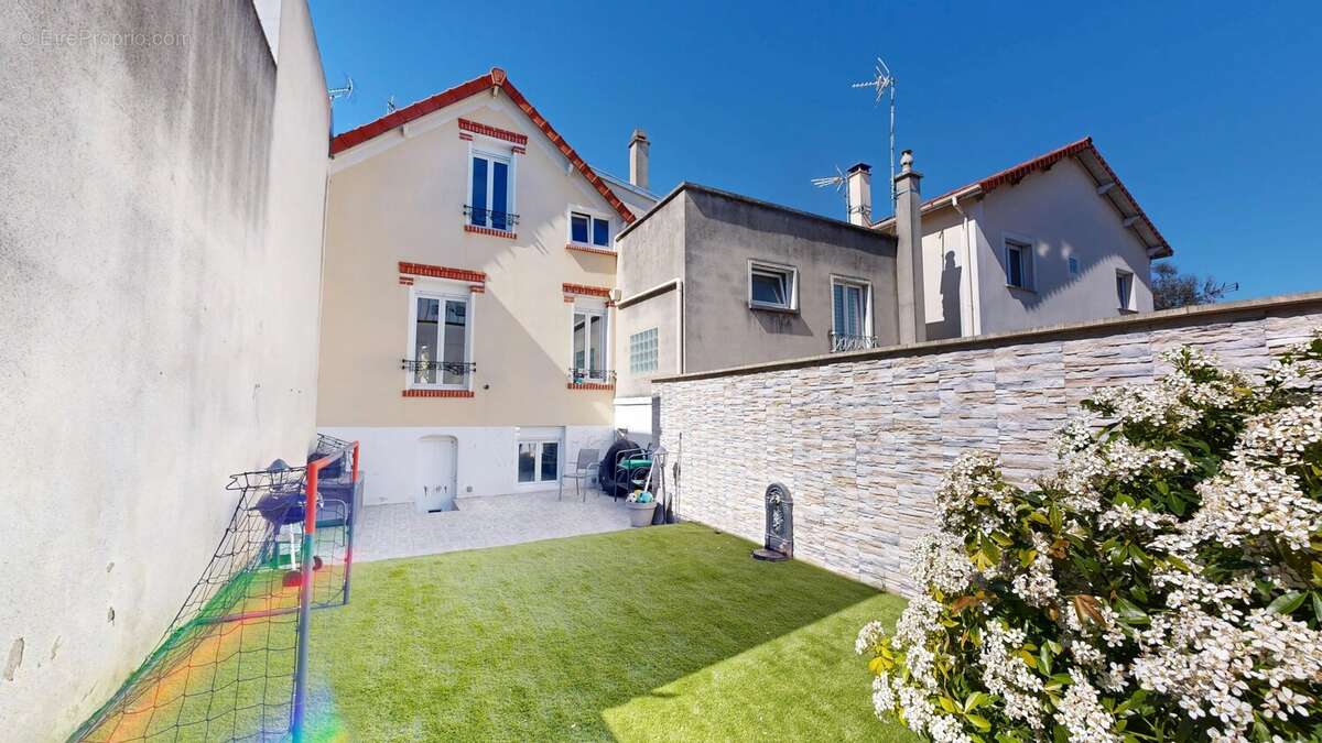 Maison à VILLEMOMBLE