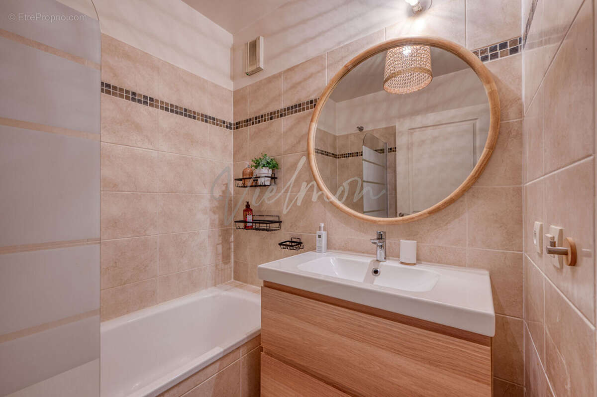 Appartement à LE PLESSIS-ROBINSON