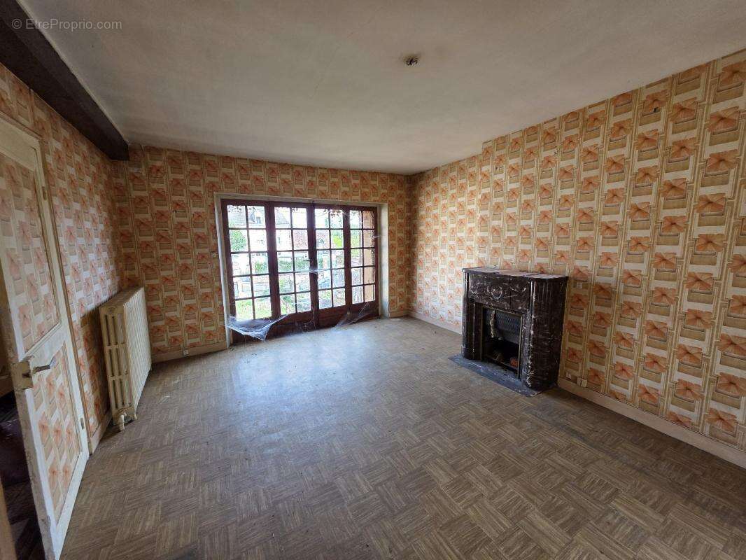 Maison à DUN-LE-POELIER