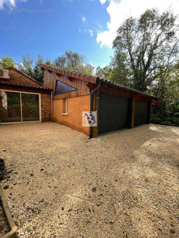 Maison à SAVIGNAC-LES-EGLISES