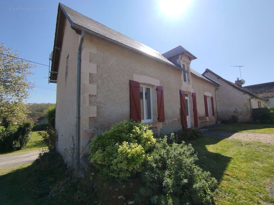 Maison à SAINT-PIERRE-DE-MAILLE