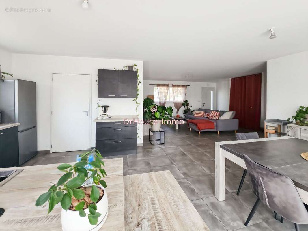 Maison à LA SUZE-SUR-SARTHE