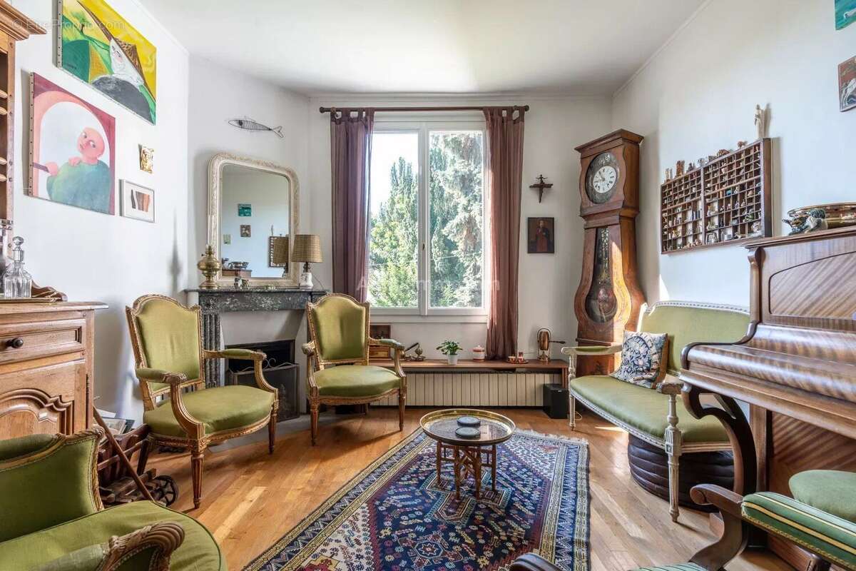 Maison à THORIGNY-SUR-MARNE